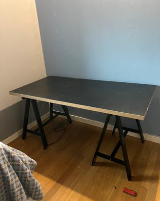 Scrivania IKEA