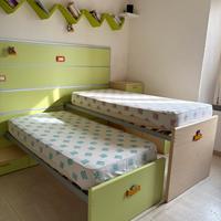 2 letti scorrevoli sovrapposti con boiserie