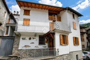 CASA SEMINDIPENDENTE A RASURA