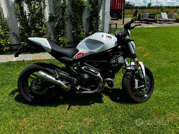 Ducati monster 797