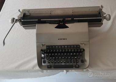 Macchina da scrivere FACIT  fine anni 60