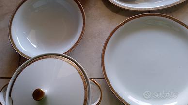 Elegante Servizio da Tavola in Porcellana con Rifi