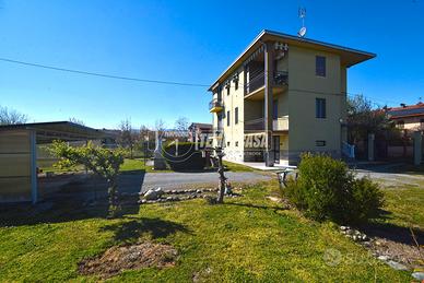 Indipendenza totale! Bifamiliare con giardino e du