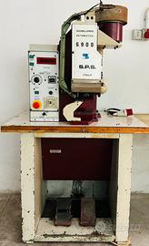 Macchina foratrice per occhiel.usata