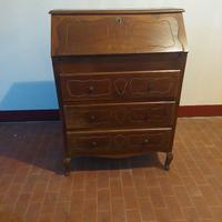 Piccola scrivania a ribalta