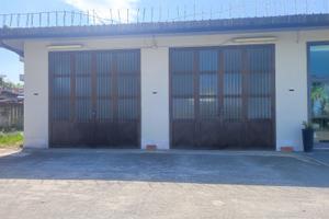 Locale con Piazzale