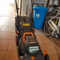 decespugliatore e macchinetta tagliaerba a batteri