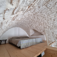 Monolocale in pietra soppalcato