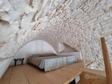 Monolocale in pietra soppalcato