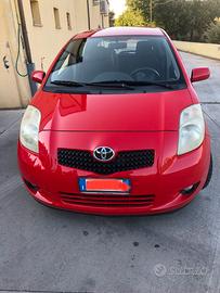 Toyota Yaris LUNA benzina con frizione nuova