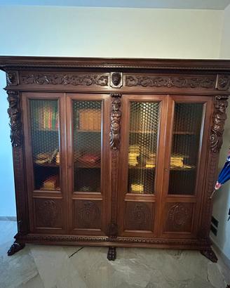 Scrivania e libreria