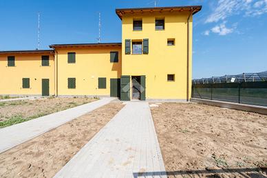 VILLA A SCHIERA A SAVIGNANO SUL PANARO