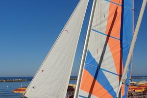 Catamarano a vela sportivo a vela Phantom 16