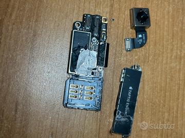 Lotto ricambi iphone SE 2020