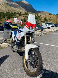 Honda africa twin 750 rd07a