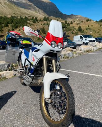Honda africa twin 750 rd07a