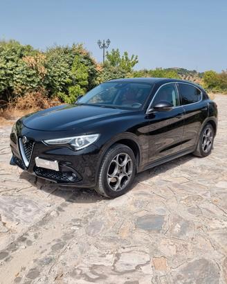 ALFA ROMO STELVIO TD 180cv  Q4 AT8  Full'optional