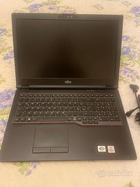 Pc Notebook Fujitsu E5510 i5 16/256 10GEN.