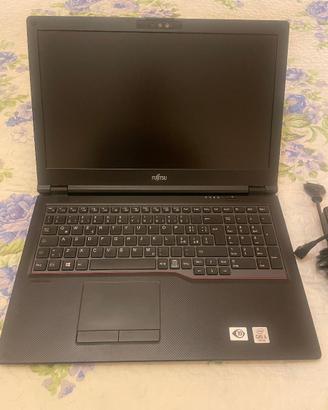 Pc Notebook Fujitsu E5510 i5 16/256 10GEN.
