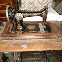 Macchina da cucire Naumann