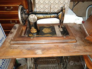 Macchina da cucire Naumann