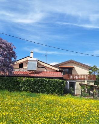 Casa bifamiiliare indipendente