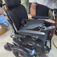 Sedia a rotelle elettrica