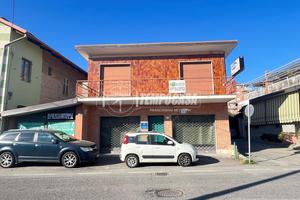 Negozio a Alpignano Via Monviso 4 locali