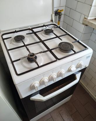 Cucina a gas con forno elettrico Beko