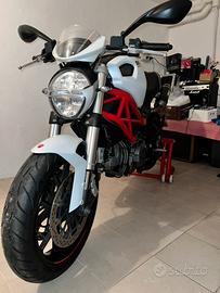 Ducati Monster 796