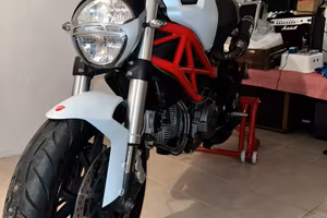 Ducati Monster 796
