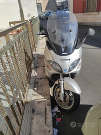 Piaggio x9 500