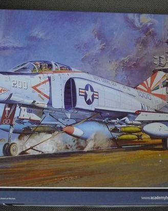 kit Aereo 1:48 - F 4B Phantom della Academy