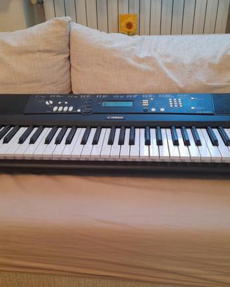 Tastiera Yamaha EZ 220