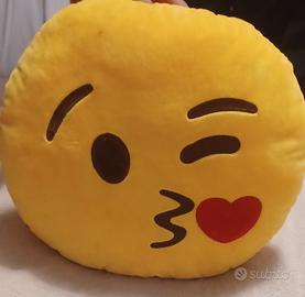 cuscino emoticon