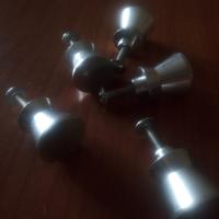 Pomelli, maniglia e serratura