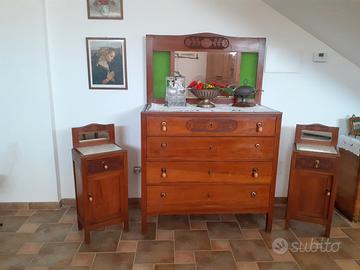 Set comò e comodini d'antiquariato 