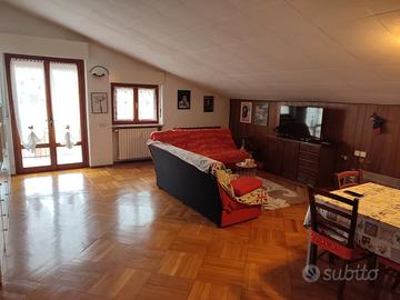 Alloggio mansardato 100 mq 4,5 vani