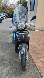 Scarabeo 200 light 