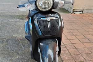 Scarabeo 200 light 