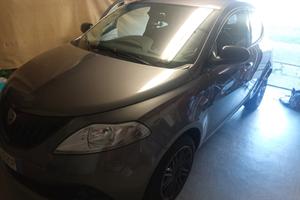 Lancia Ypsilon 1.0 Ibrida Benzina/Elettrico
