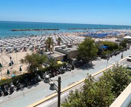 Appartamento fronte mare a civitanova marche