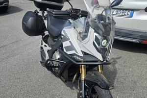CF Moto 650 MT