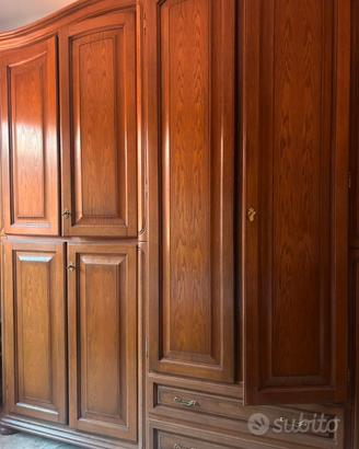 Armadio vintage in legno