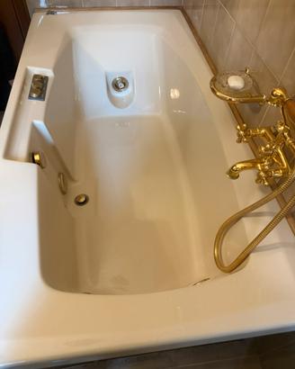 Vasca idromassaggio jacuzzi