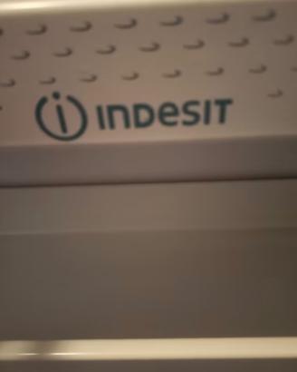 LAVASTOVIGLIE INDESIT