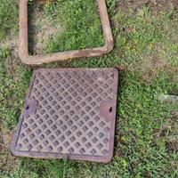 4 chiusini in ghisa con corona 57*57 CARRABILI