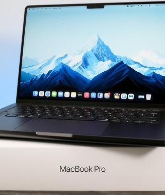 MacBook Pro M5 ( 2026 )