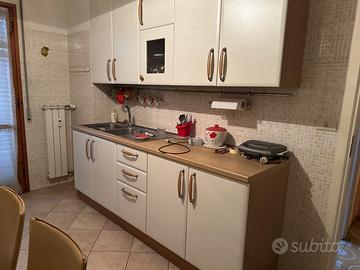 Cucina lineare beige usata