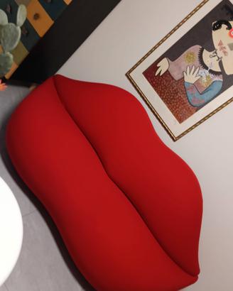 divano bocca rosso